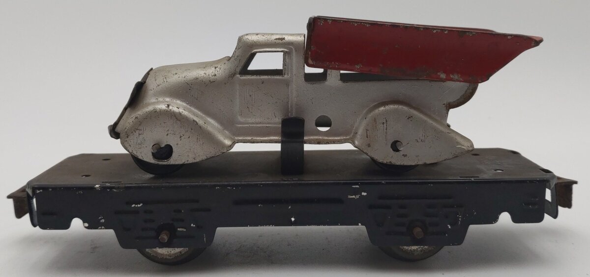 Marx 562 Vintage O Flatcar w/ Silver Dump Truck with Red Bed VG