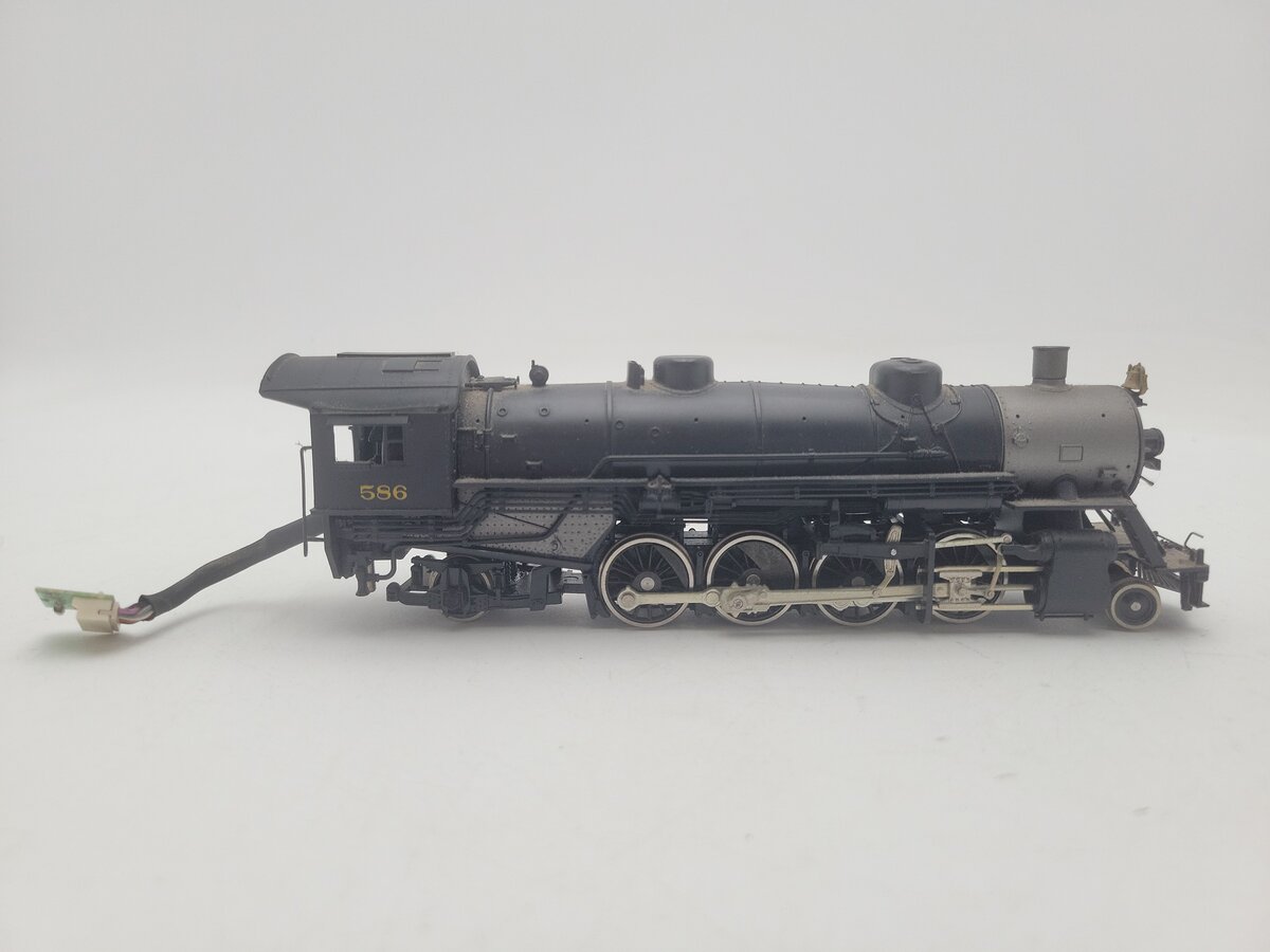 Athearn G9006 HO Scale USRA Nickel Plate 2-8-2 Light Steam Locomotive #586 VG