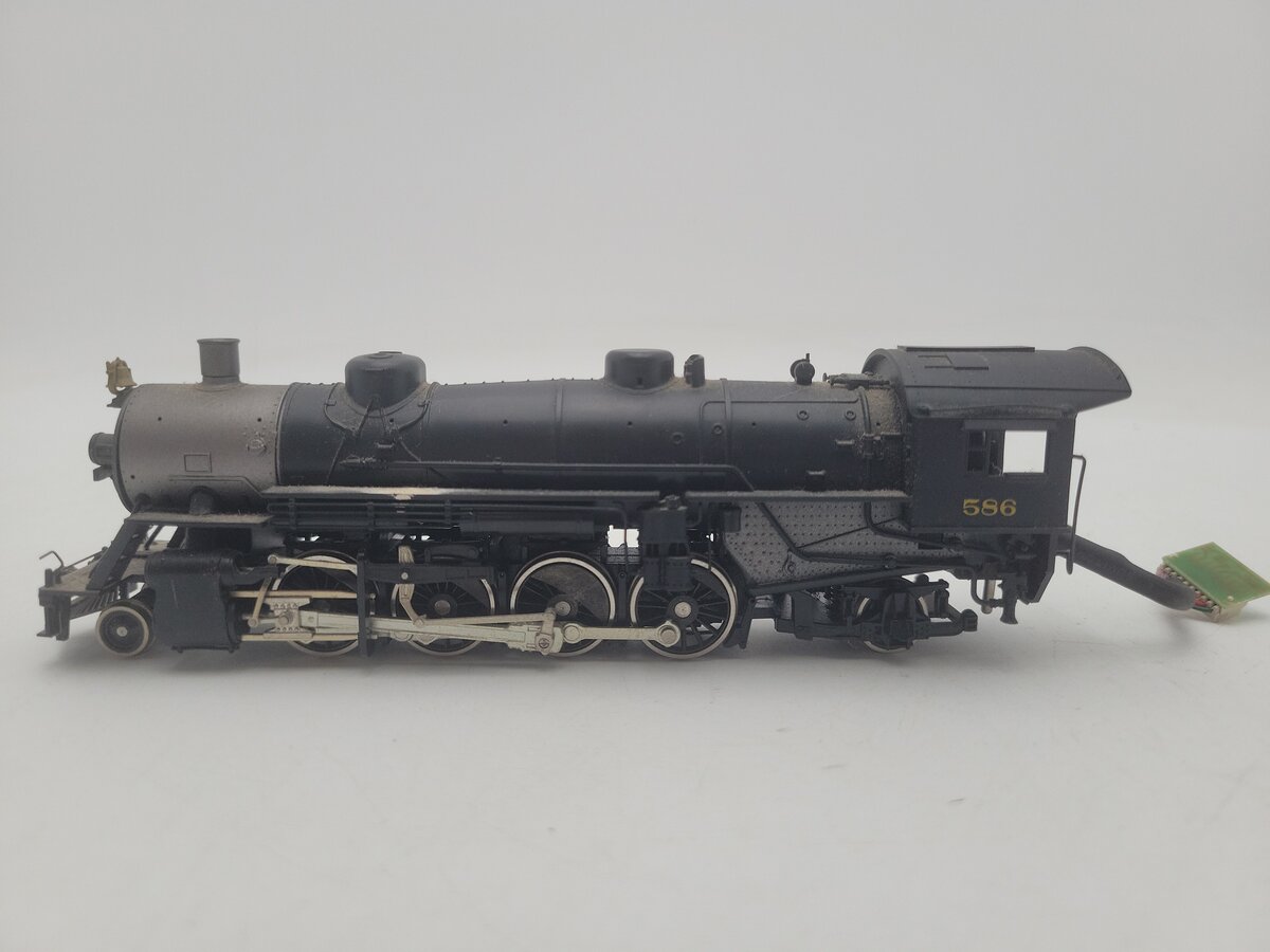 Athearn G9006 HO Scale USRA Nickel Plate 2-8-2 Light Steam Locomotive #586 VG