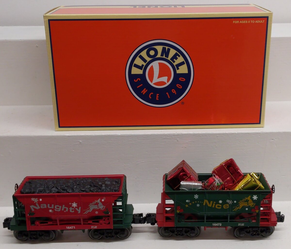 Lionel 6-16470 Naughty and Nice Ore Car (Set of 2) EX/Box