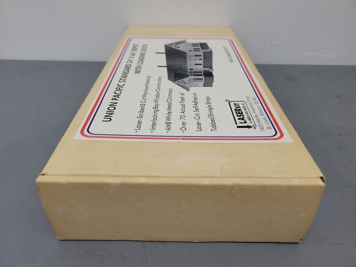 American Model Builders 127 HO Scale UP Standard Depot W/Dock Laser Art Kit LN/Box