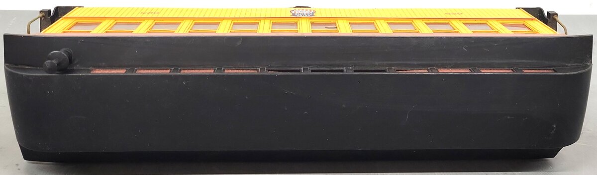 Bachmann 97201 Union Pacific Classis Coach (Metal Wheels) VG