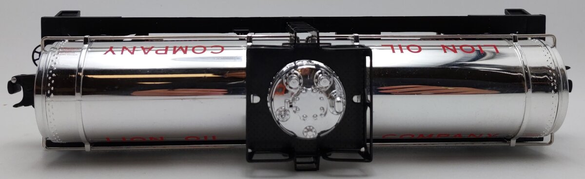 Lionel 6-19628 O Gauge Lion Oil TC 8D Single Dome Chrome Plated Tank Car #2256 EX/Box