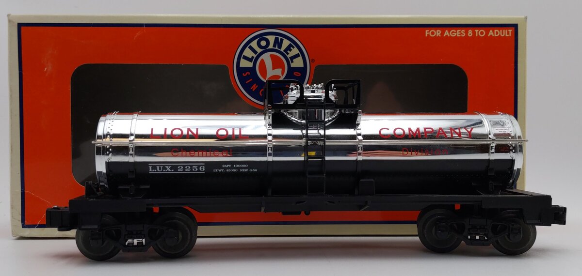 Lionel 6-19628 O Gauge Lion Oil TC 8D Single Dome Chrome Plated Tank Car #2256 EX/Box