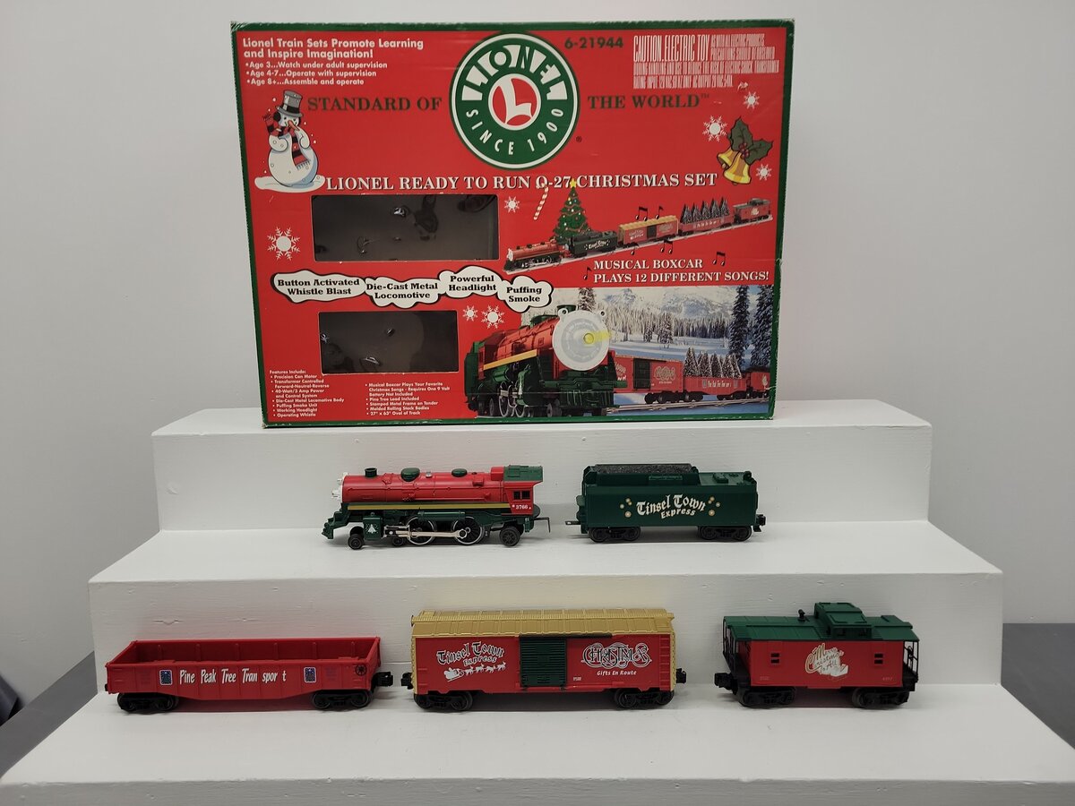Lionel 6-21944 O Gauge Celebrate A Lionel Christmas Steam Locomotive Set EX/Box