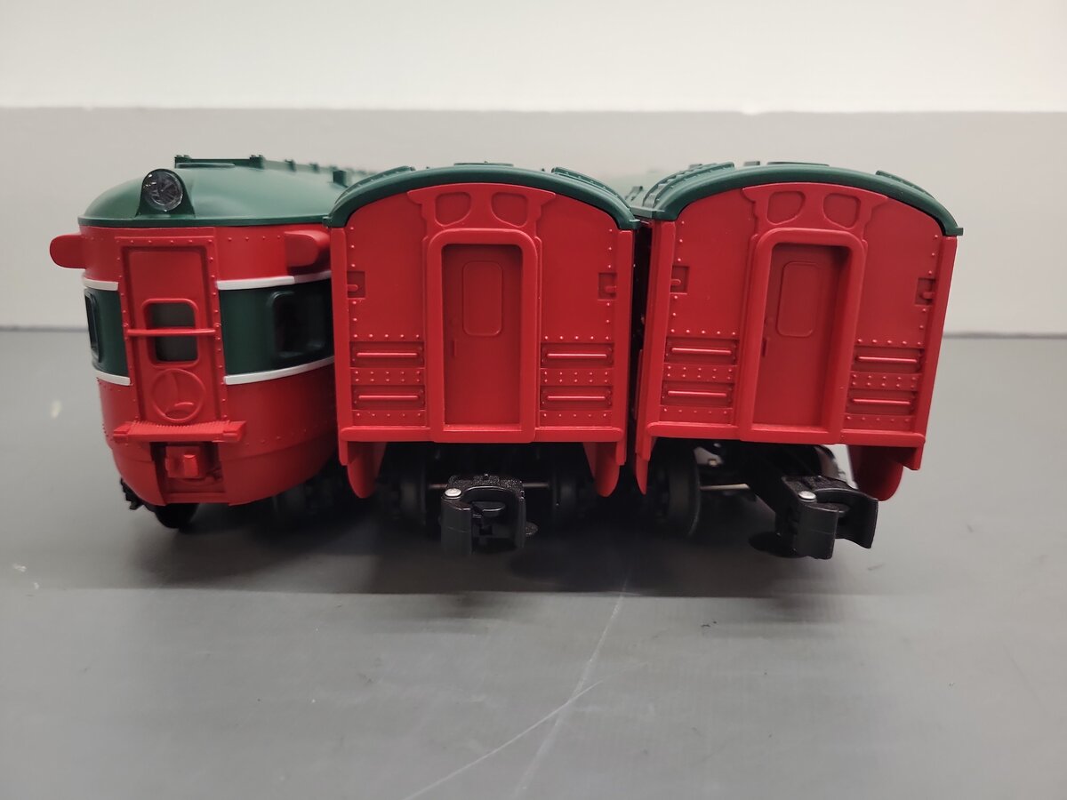 Lionel 6-30039 O Gauge North Pole Central Passenger Expansion Pack EX/Box