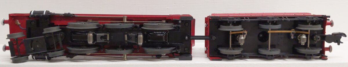 Lionel 6-38671 Santa Flyer 4-6-0 Steam Locomotive & Tender #1 EX/Box