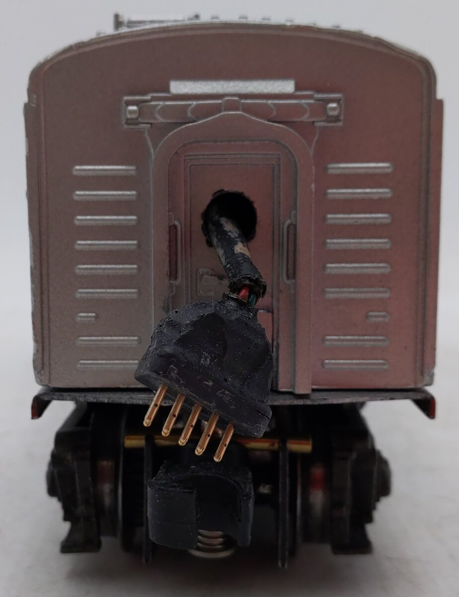 Custom Built O Gauge Santa Fe Powered B-Unit Diesel Locomotive #234 VG