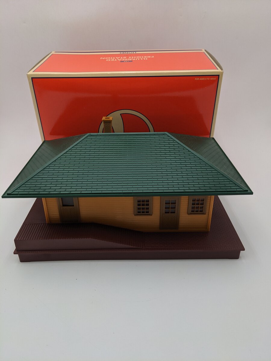 Lionel 6-12812 O Illuminated Freight Station EX/Box