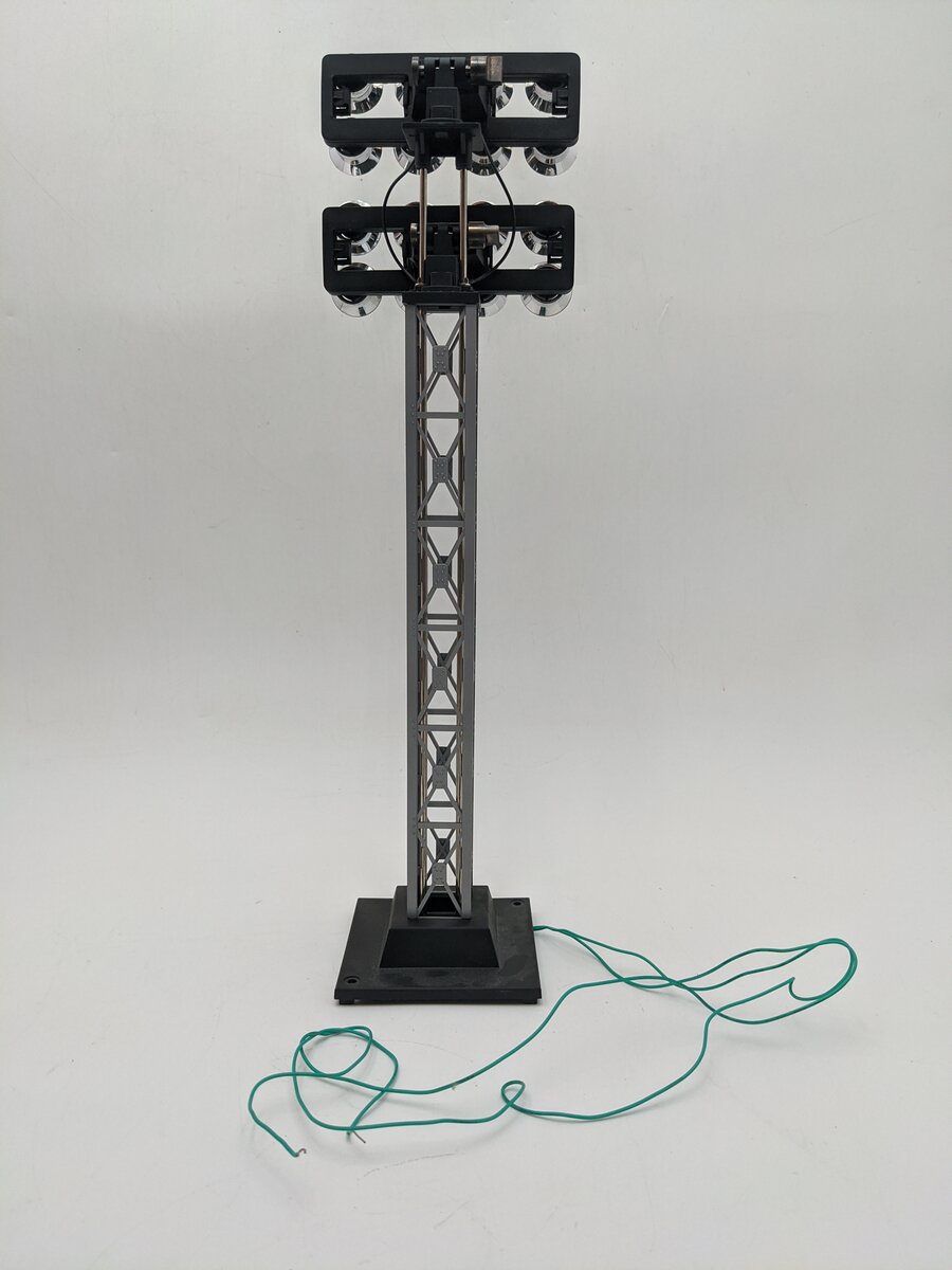 Lionel 6-24103 O 16 Lamp Double Floodlight Tower EX/Box