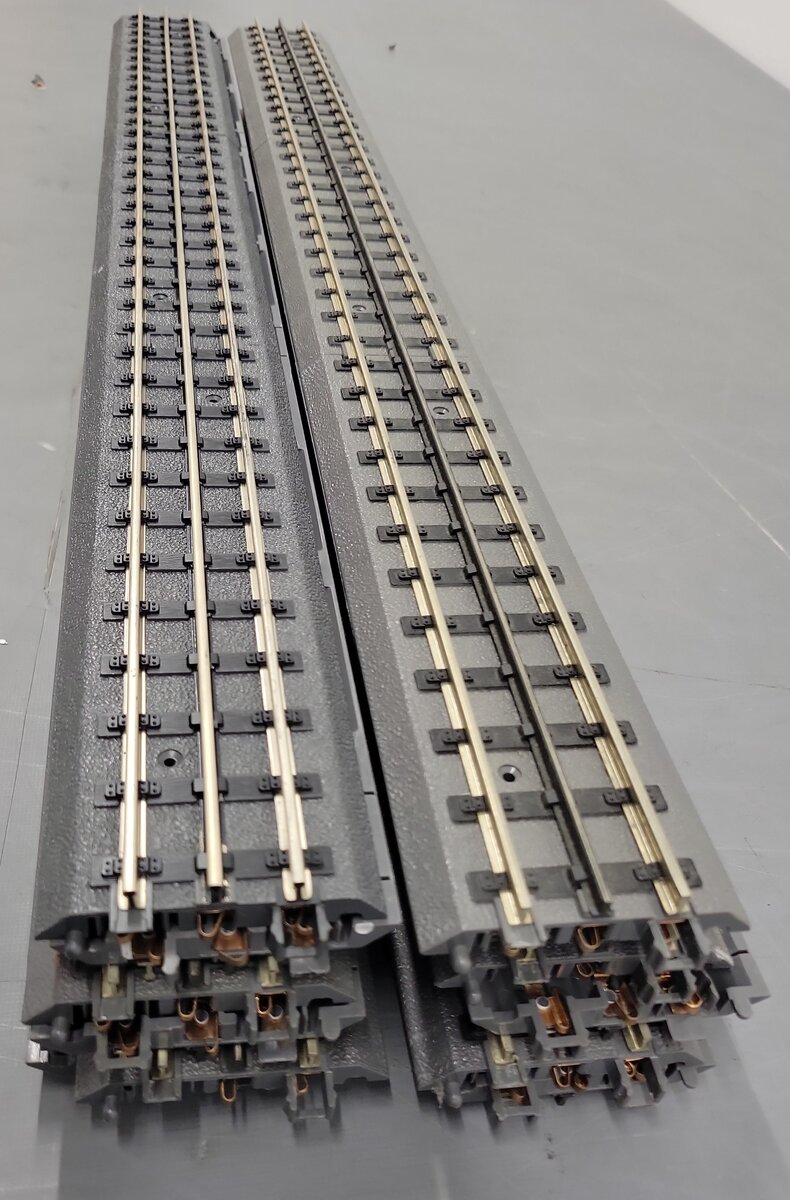 MTH 40-1019 RealTrax 30 Inch Straight Track Sections (Pack of 12) VG