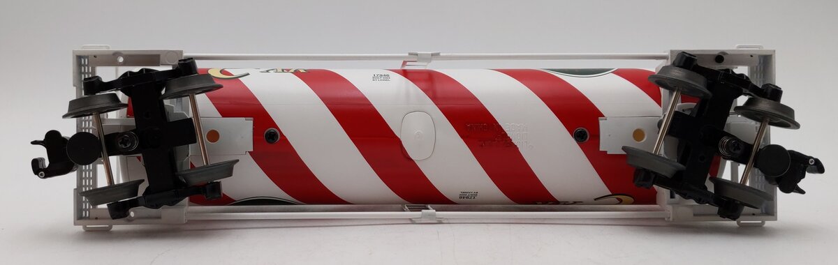Lionel 6-17946 O Gauge Candy Cane Single Dome Tank Car LN/Box