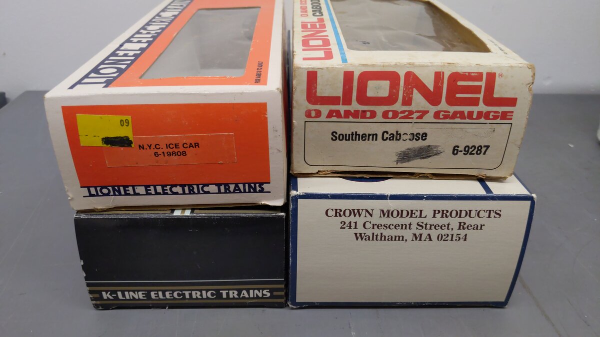 Lionel and Others O Gauge Assorted Freight Cars 9287, 90011, 19808, 1996 [4] EX/Box