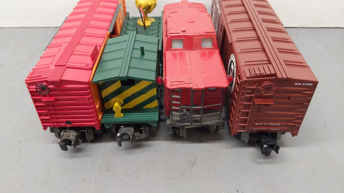 Lionel and Others O Gauge Assorted Freight Cars 9287, 90011, 19808, 1996 [4] EX/Box