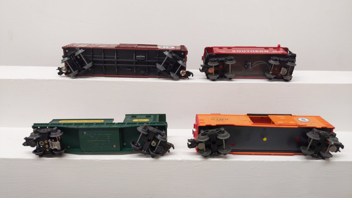 Lionel and Others O Gauge Assorted Freight Cars 9287, 90011, 19808, 1996 [4] EX/Box