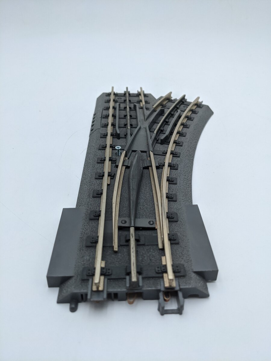MTH 40-1043 042 Nickel Silver RealTrax Right Hand Remote Switch Turnout VG