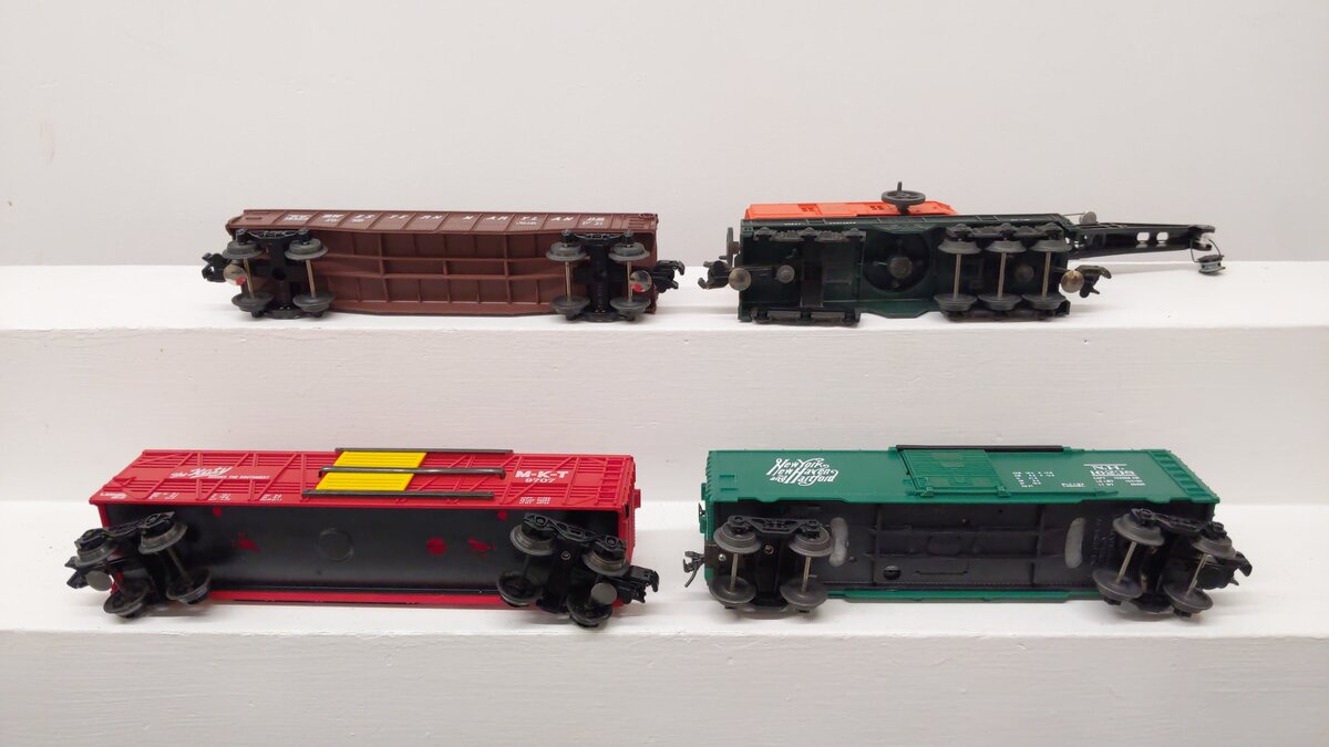 Lionel O Gauge Assorted Freight Cars 9707, 16238, 19402, 19403 [4] EX/Box