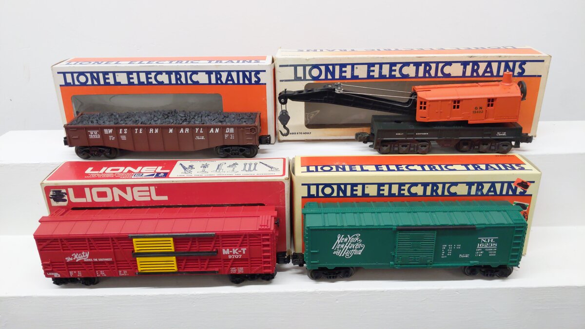 Lionel O Gauge Assorted Freight Cars 9707, 16238, 19402, 19403 [4] EX/Box