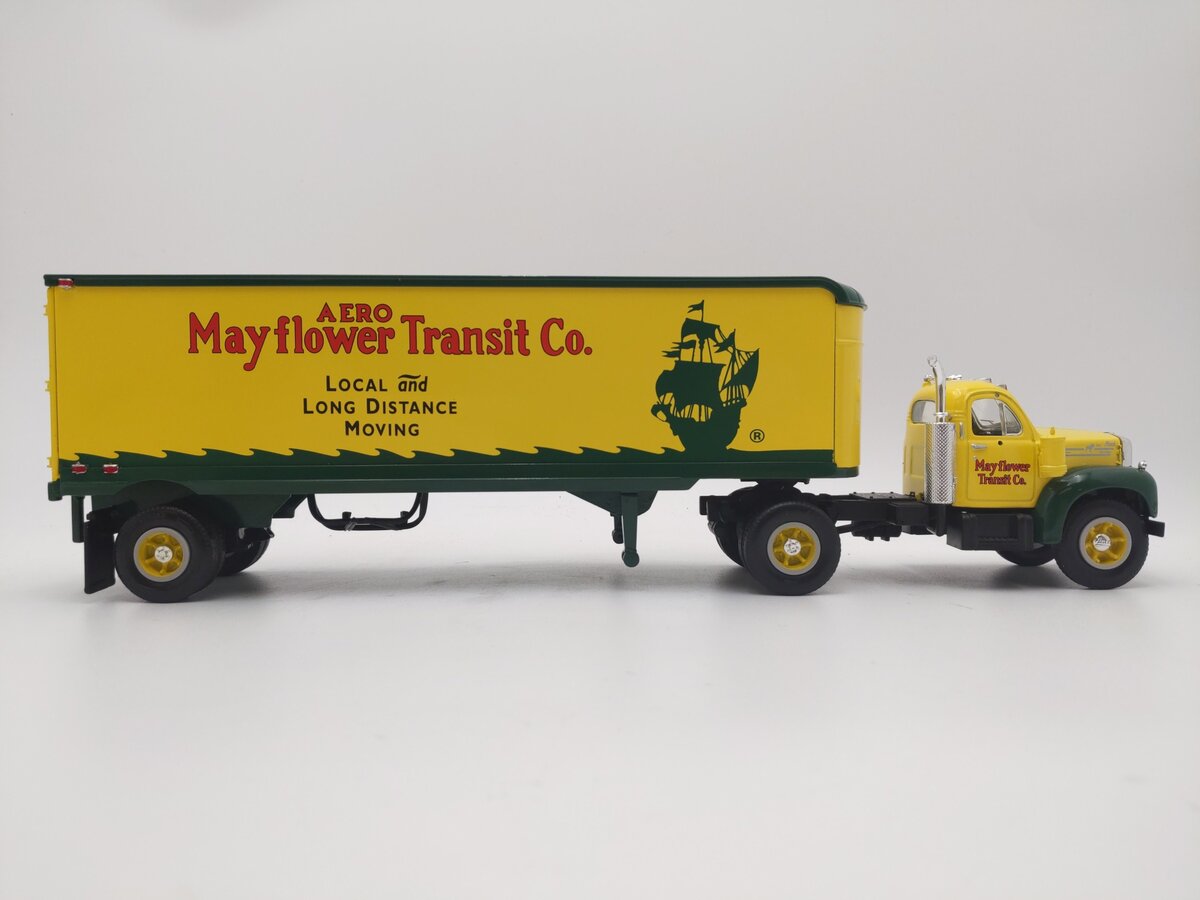 First Gear 18-1532 1:34 1960 Model B-61 Mack Tractor & Trailer EX/Box
