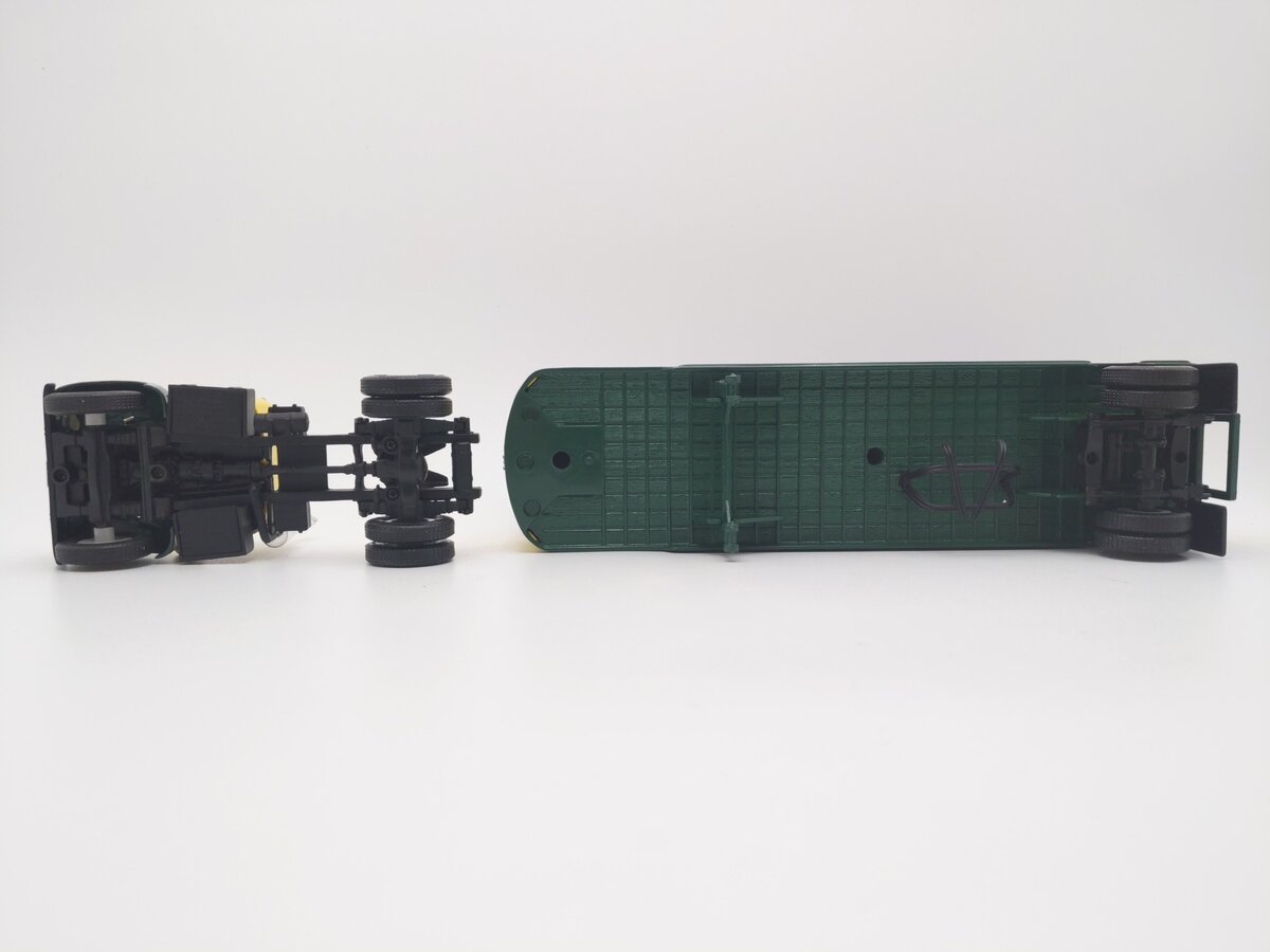 First Gear 18-1532 1:34 1960 Model B-61 Mack Tractor & Trailer EX/Box