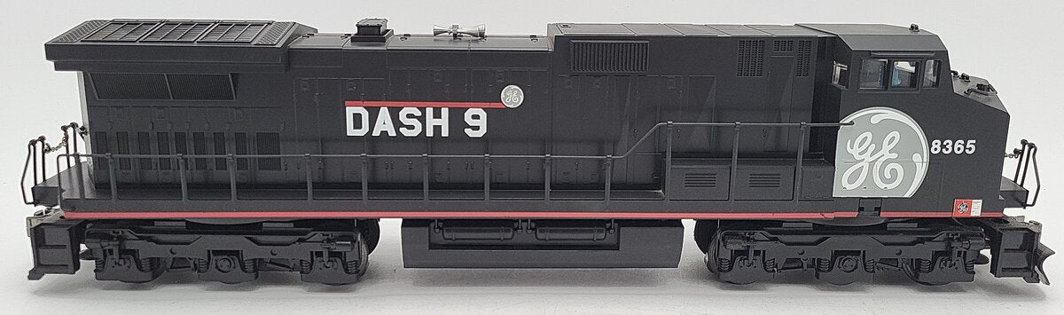 Lionel 6-18226 O Gauge General Electric Dash-9 Diesel Locomotive #8365 EX