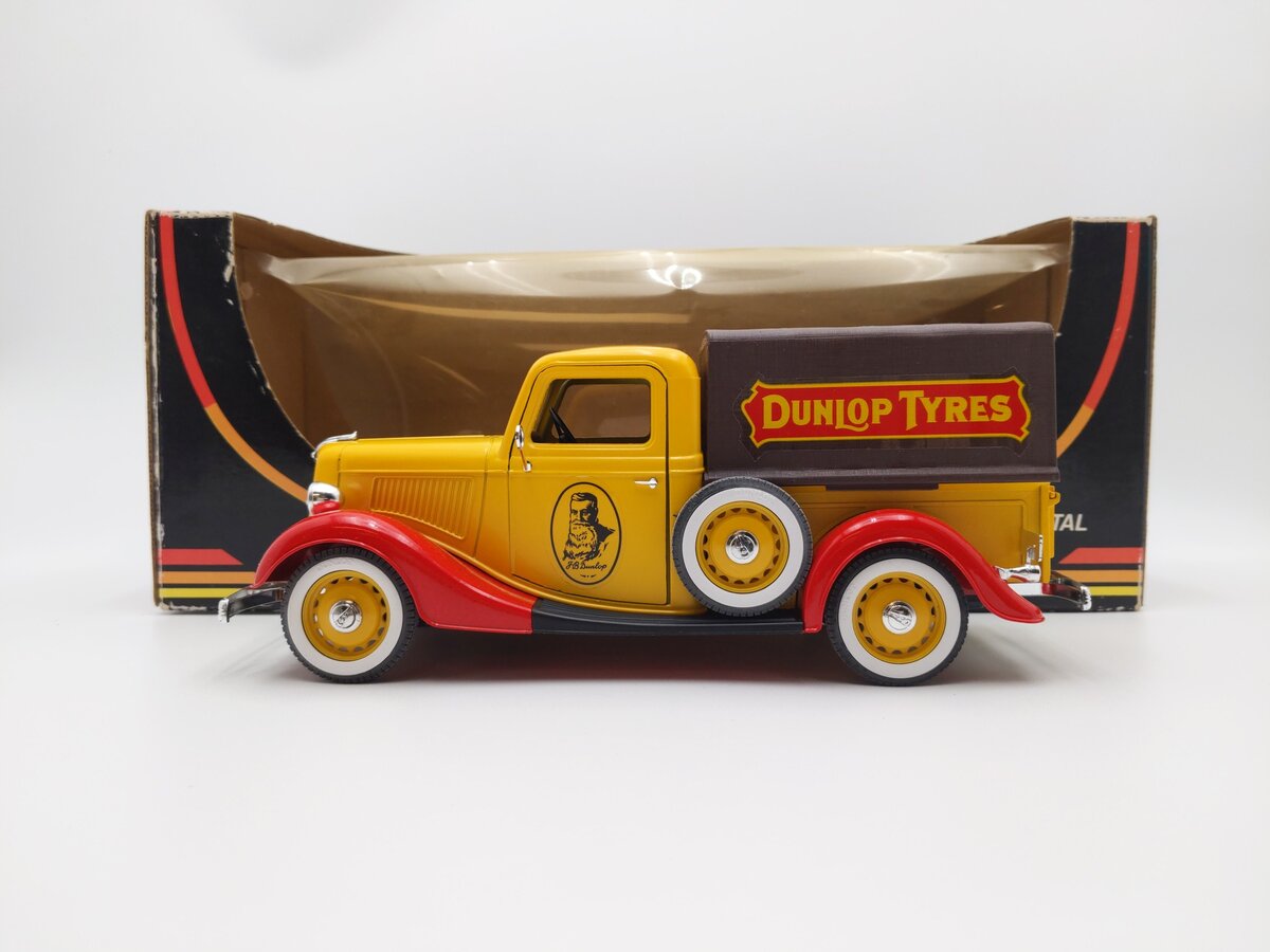 Solido 8004 Prestige 1936 Dunlop Tyres Ford V8 Pick Up EX/Box
