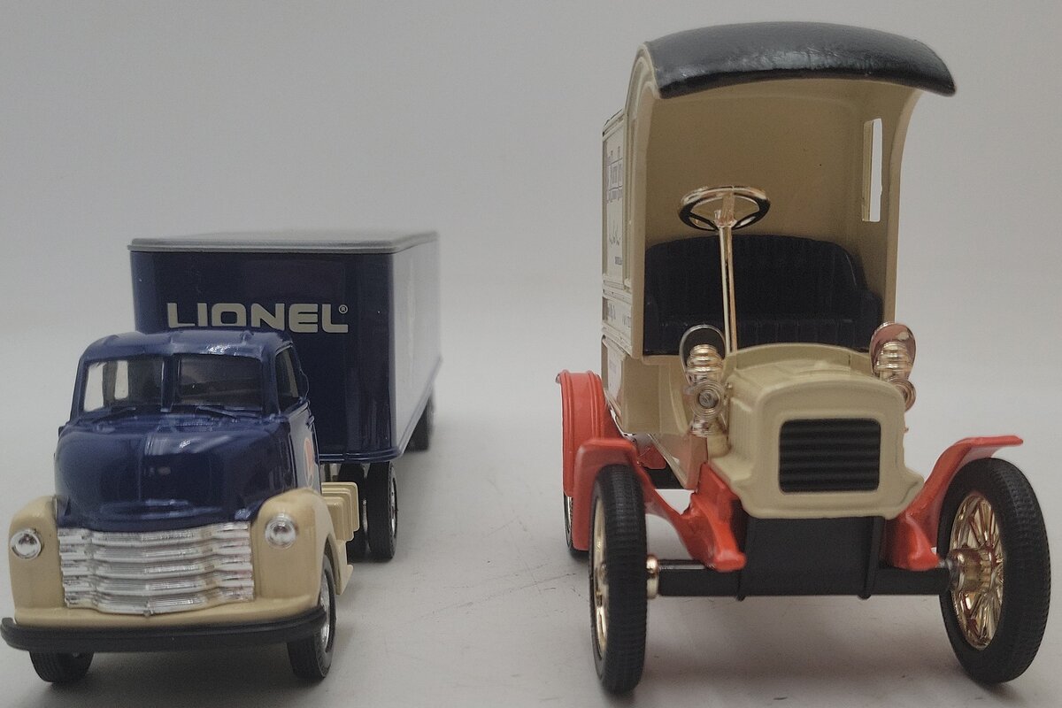Eastwood B557-10TO 1:43 Joshua Lionel Cowen Signature Issue #3 EX/Box