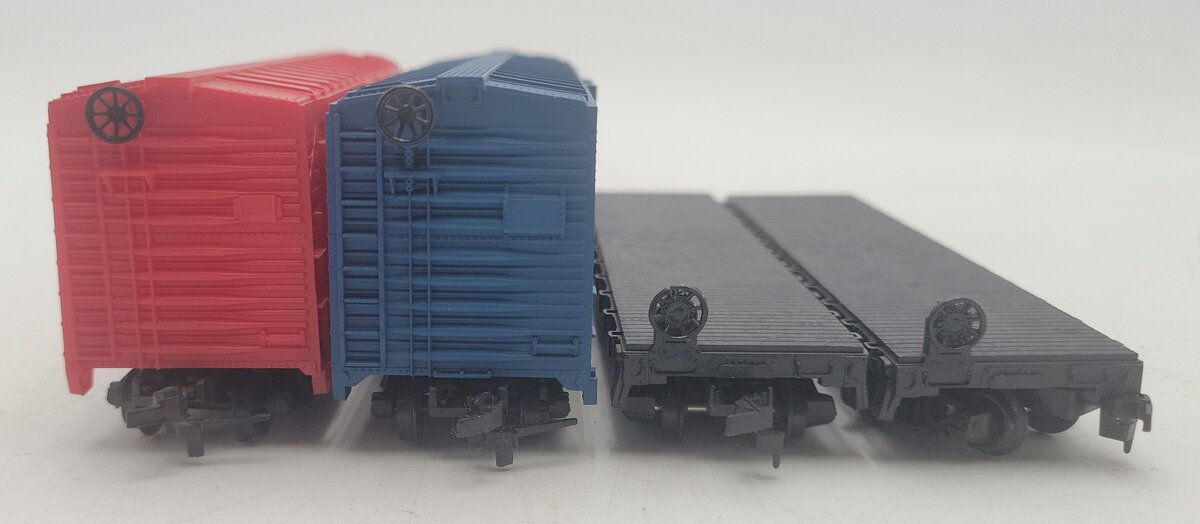 Lionel HO Scale Assorted Freight Cars #78402, #88401 [4] EX