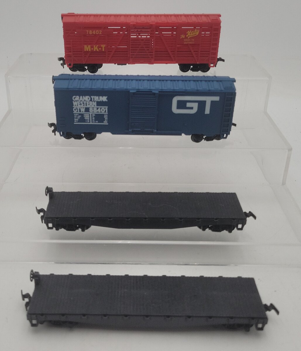 Lionel HO Scale Assorted Freight Cars #78402, #88401 [4] EX