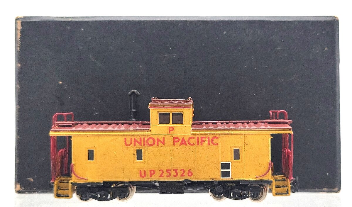 Hallmark Models N Scale BRASS Custom Painted Union Pacific Riveted Steel Caboose/Box