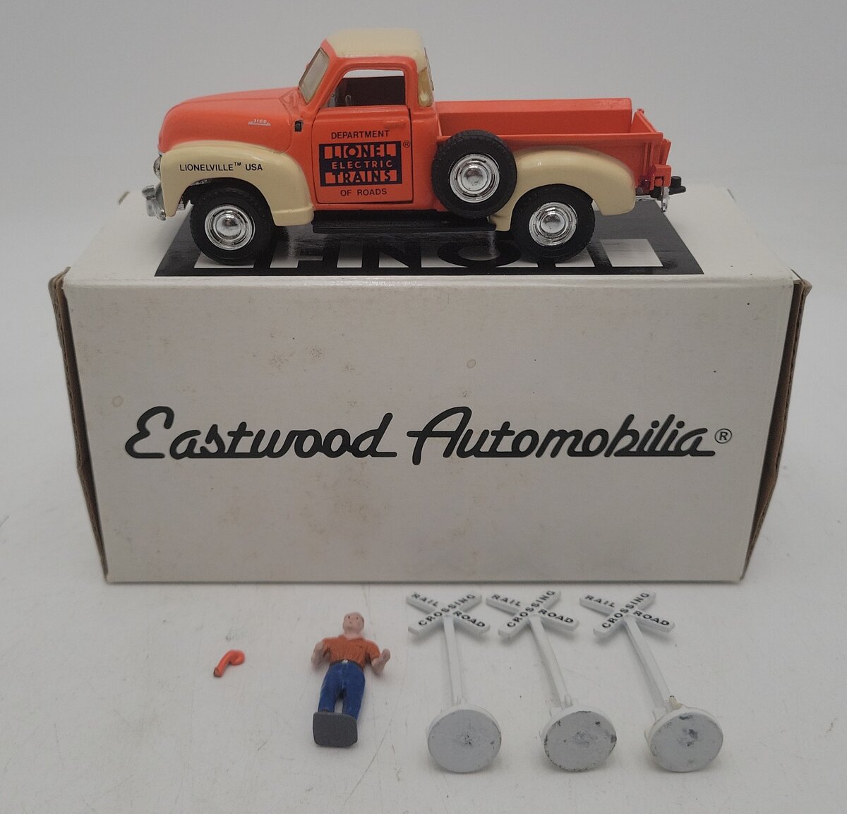 Road Champs C3100 1:43 Diecast 1995 Eastwood Lionelville 1953 Chevy Truck EX/Box