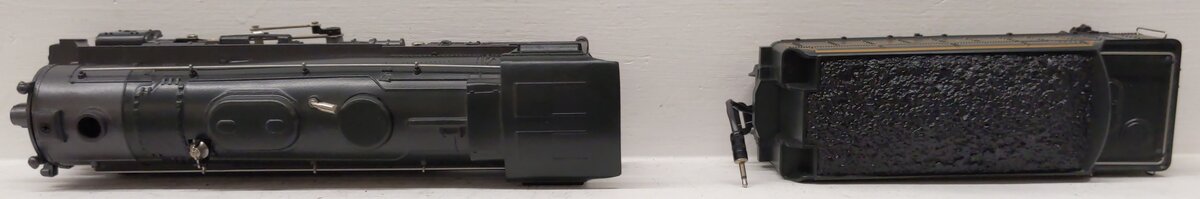 Lionel 6-18050 JC Penney 4-6-2 Steam Locomotive & Tender #2055 LN/Box