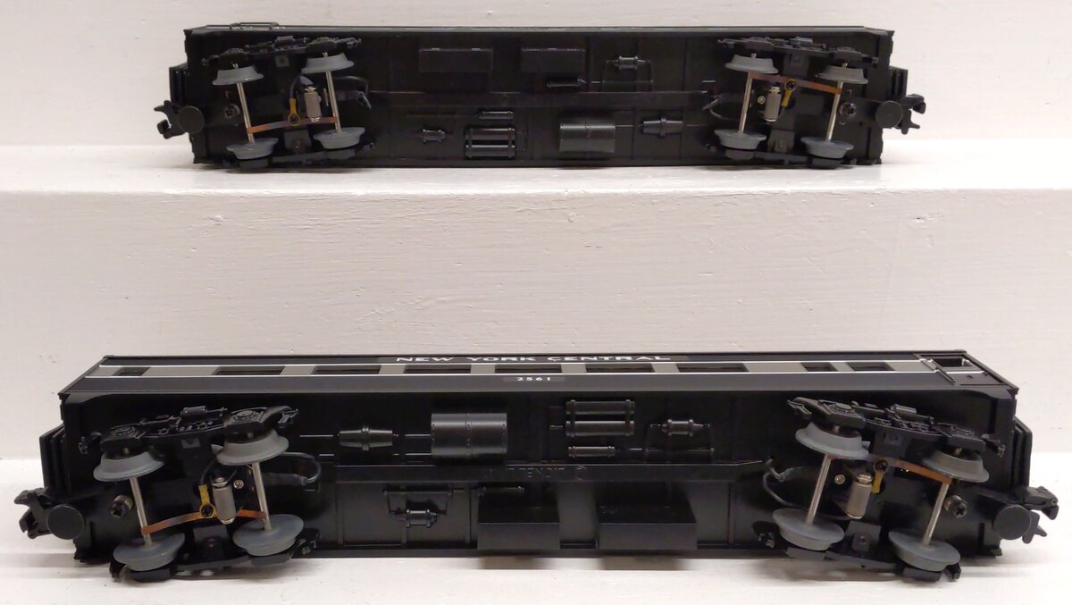 Lionel 6-39056 O Scale NYC Streamliner Passenger Car (Set of 2) LN/Box