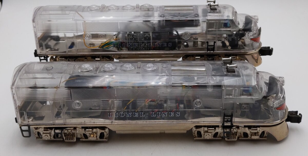 Lionel 6-38150 O Gauge Platinum Ghost F3 AA Diesel Locomotive Set #1900 & #2000 LN/Box