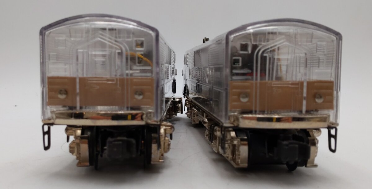 Lionel 6-38150 O Gauge Platinum Ghost F3 AA Diesel Locomotive Set #1900 & #2000 LN/Box