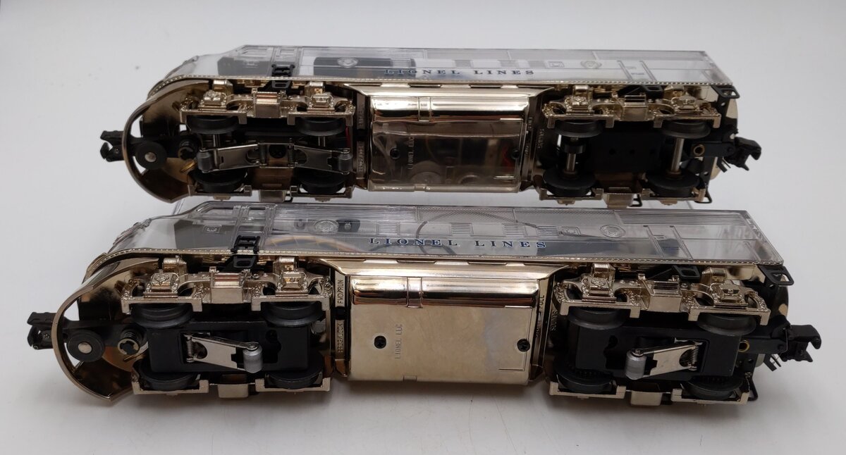 Lionel 6-38150 O Gauge Platinum Ghost F3 AA Diesel Locomotive Set #1900 & #2000 LN/Box
