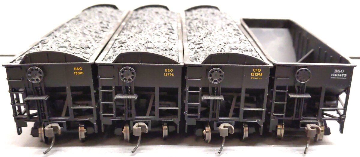 Atlas HO Scale Assorted Hopper Cars [4] LN/Box