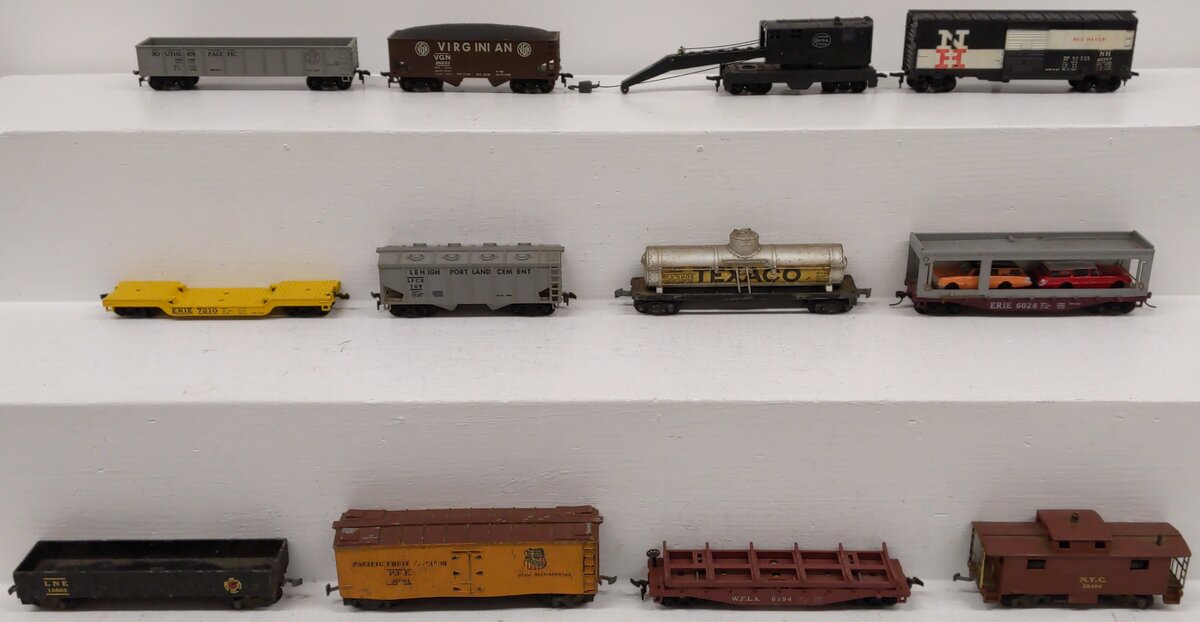 HO Scale Assorted Freight Cars [12]