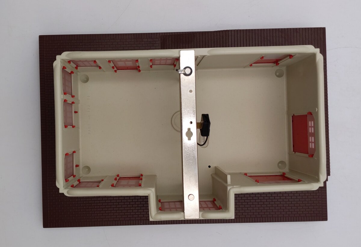Lionel 6-14152 Lighted Passenger Station LN/Box