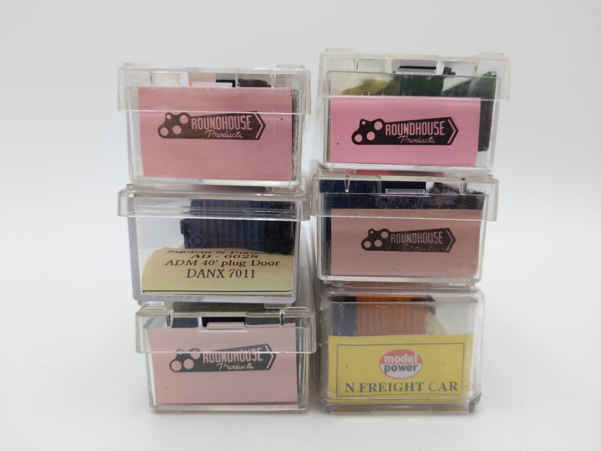 Roadhouse and Others N Scale Assorted Freight Cars #15256, #11307, #7002 [6] EX/Box