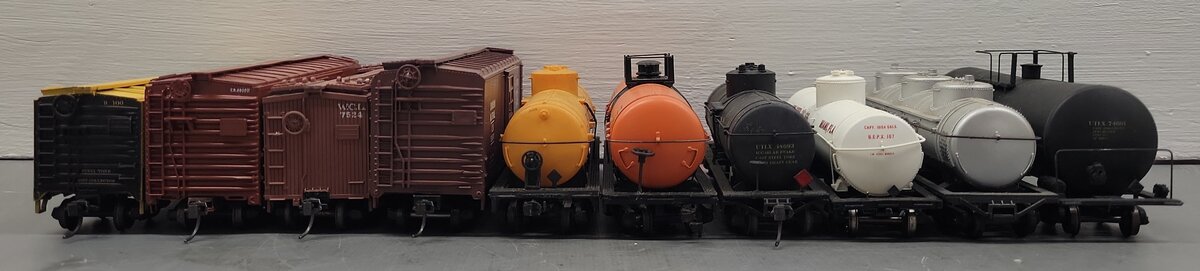 HO Scale Assorted Freight Cars: #56555, #100, #1240, #270, #48693, #74601 [10]