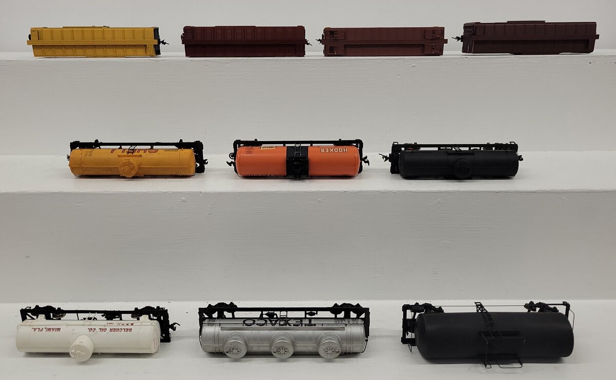 HO Scale Assorted Freight Cars: #56555, #100, #1240, #270, #48693, #74601 [10]