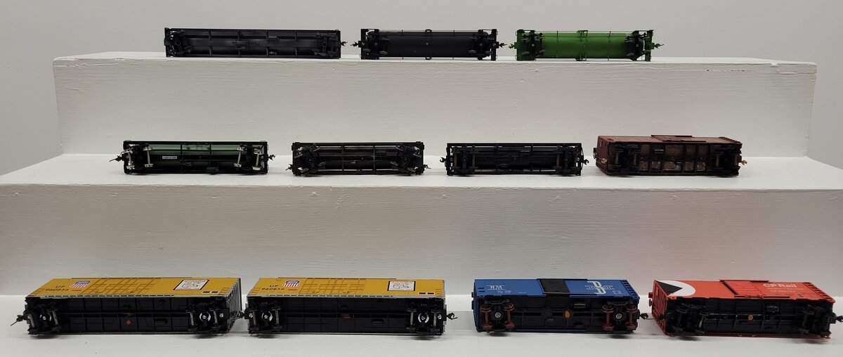 Mantua & Other HO Scale CUSTOM Assorted Freight Cars: #960856, #994, #76622 [11]