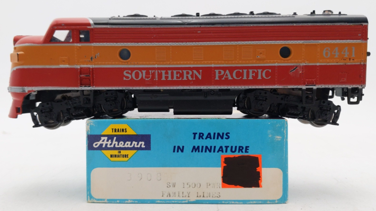 Athearn 3235 HO Southern Pacific Daylight F-7 A Unit Pwr Diesel Loco #6441 VG/Box