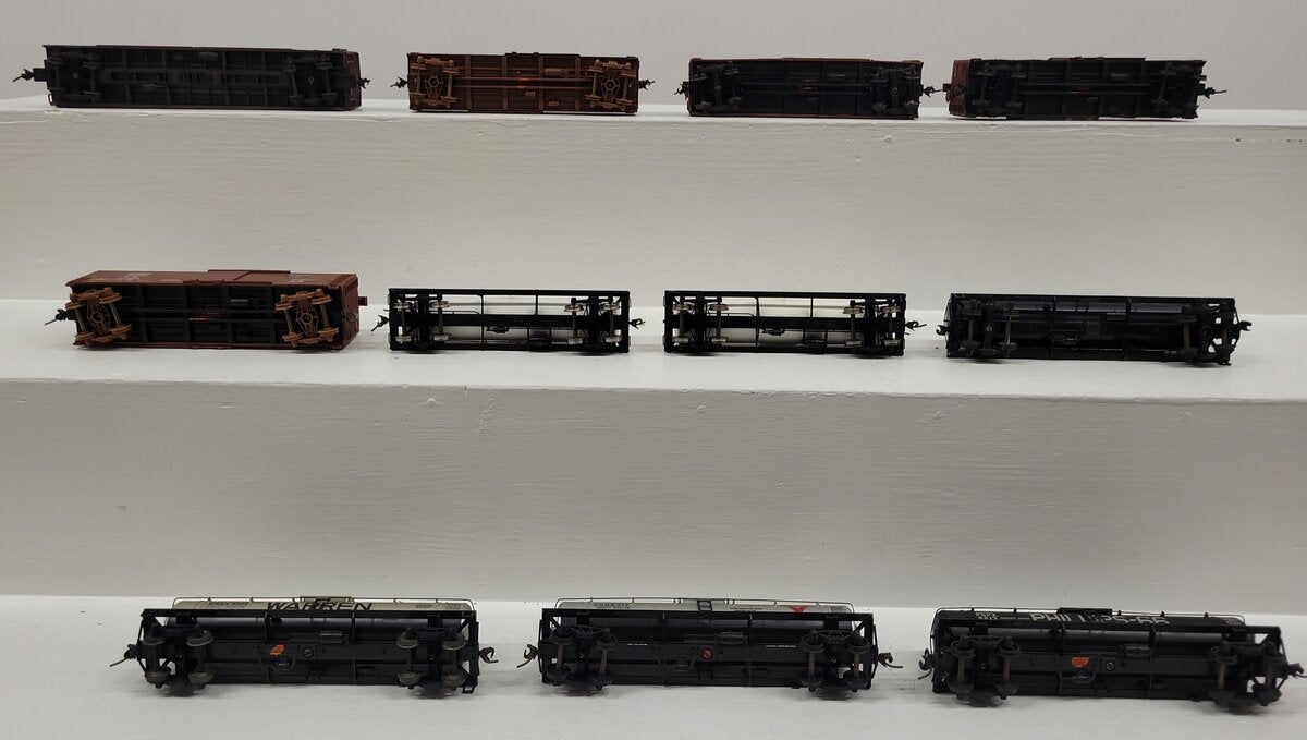 HO Scale CUSTOM Assorted Freight Cars: #70498, #522368, #1992, #62035 [11]