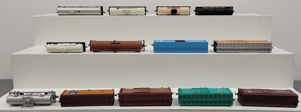 Tempo & Other HO Scale Assorted Freight Cars: #301527, #13079, #79045 [13]
