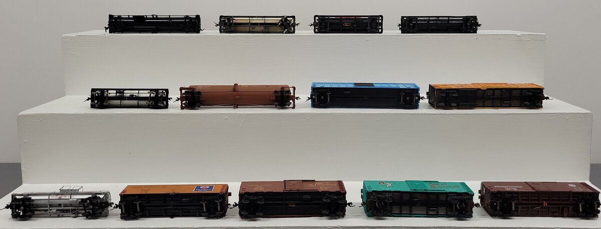 Tempo & Other HO Scale Assorted Freight Cars: #301527, #13079, #79045 [13]