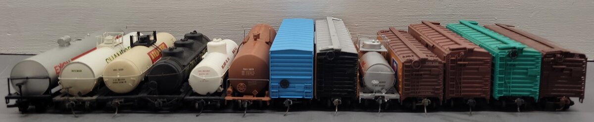 Tempo & Other HO Scale Assorted Freight Cars: #301527, #13079, #79045 [13]