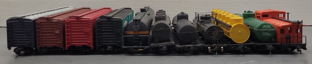 HO Train CO, Gilbert, ROCO & Other HO Scale CUSTOM Assorted Freight Cars [11]