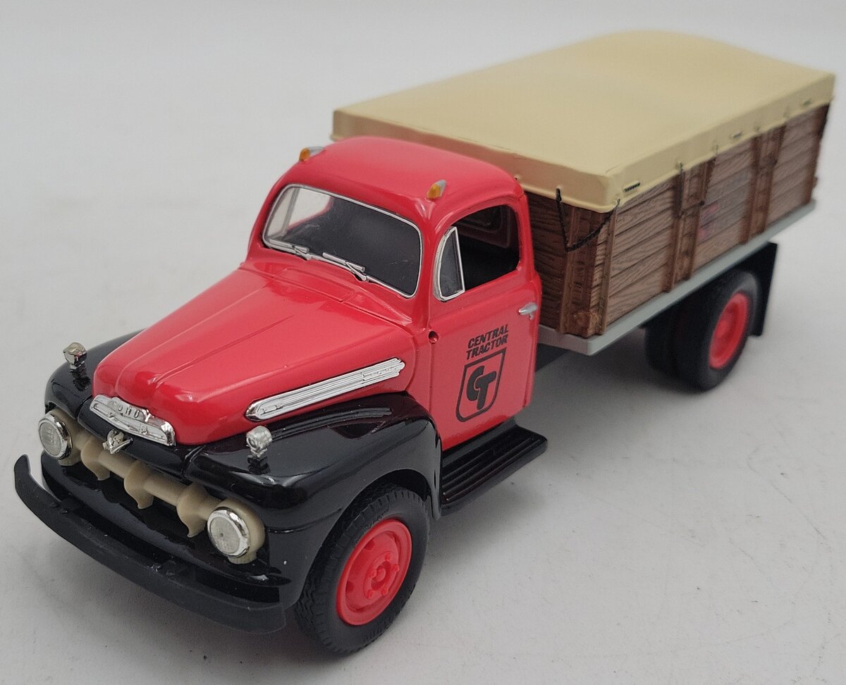 First Gear 19-1011 1:34 Central Tractor Grain Truck LN/Box